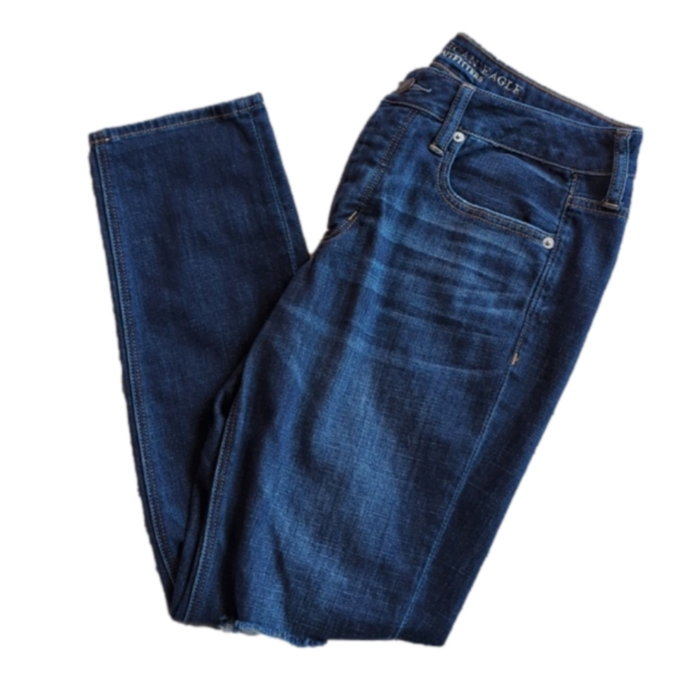 American Eagle Darker Wash Distressed Mid Rise Tomgirl Blue Jeans Size 6